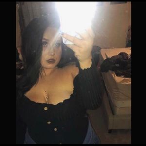 Meet your Posher, Katelyn